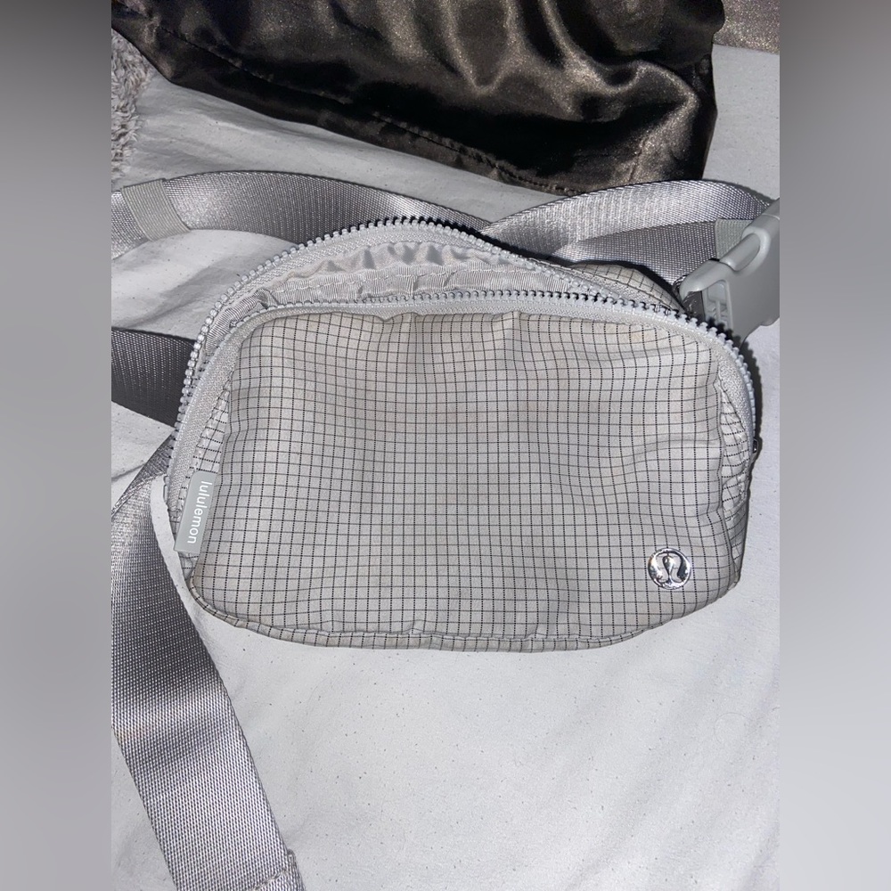 luluemon belt bag